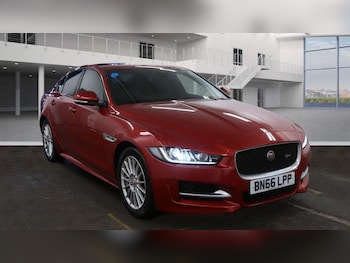 Used Jaguar XE 2016 for sale - 77555091: Photo