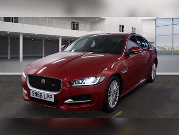 Used Jaguar XE 2016 for sale - 77555091: Photo