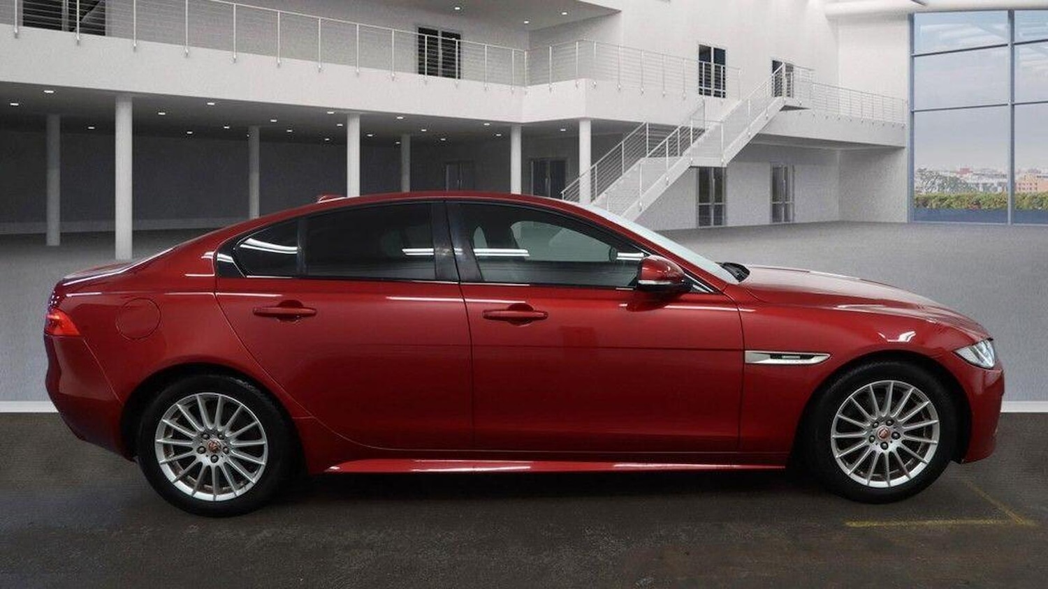 Used Jaguar XE 2016 for sale - 77555091: Photo 5