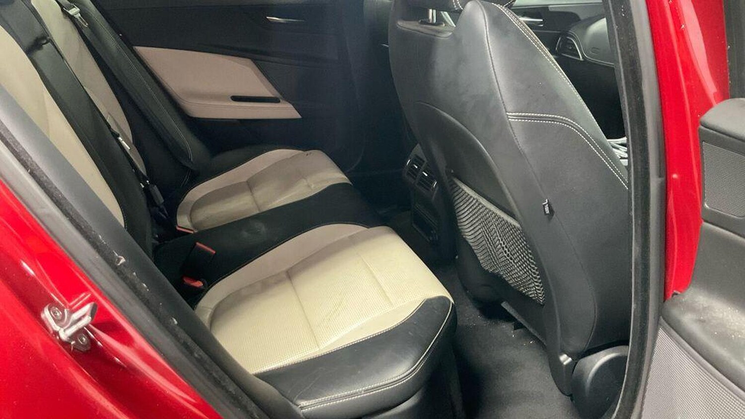 Used Jaguar XE 2016 for sale - 77555091: Photo 7