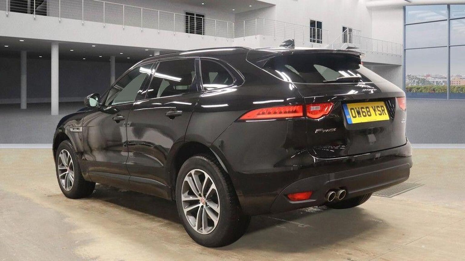 Used Jaguar F-Pace 2019 for sale - 77303670: Photo 3