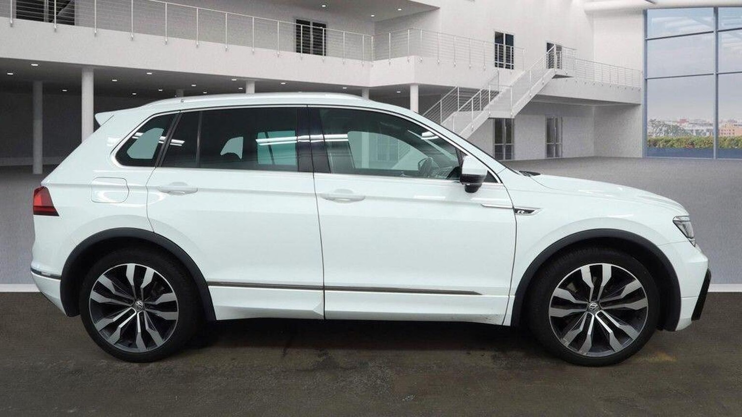 Used Volkswagen Tiguan 2016 for sale - 77314059: Photo 5