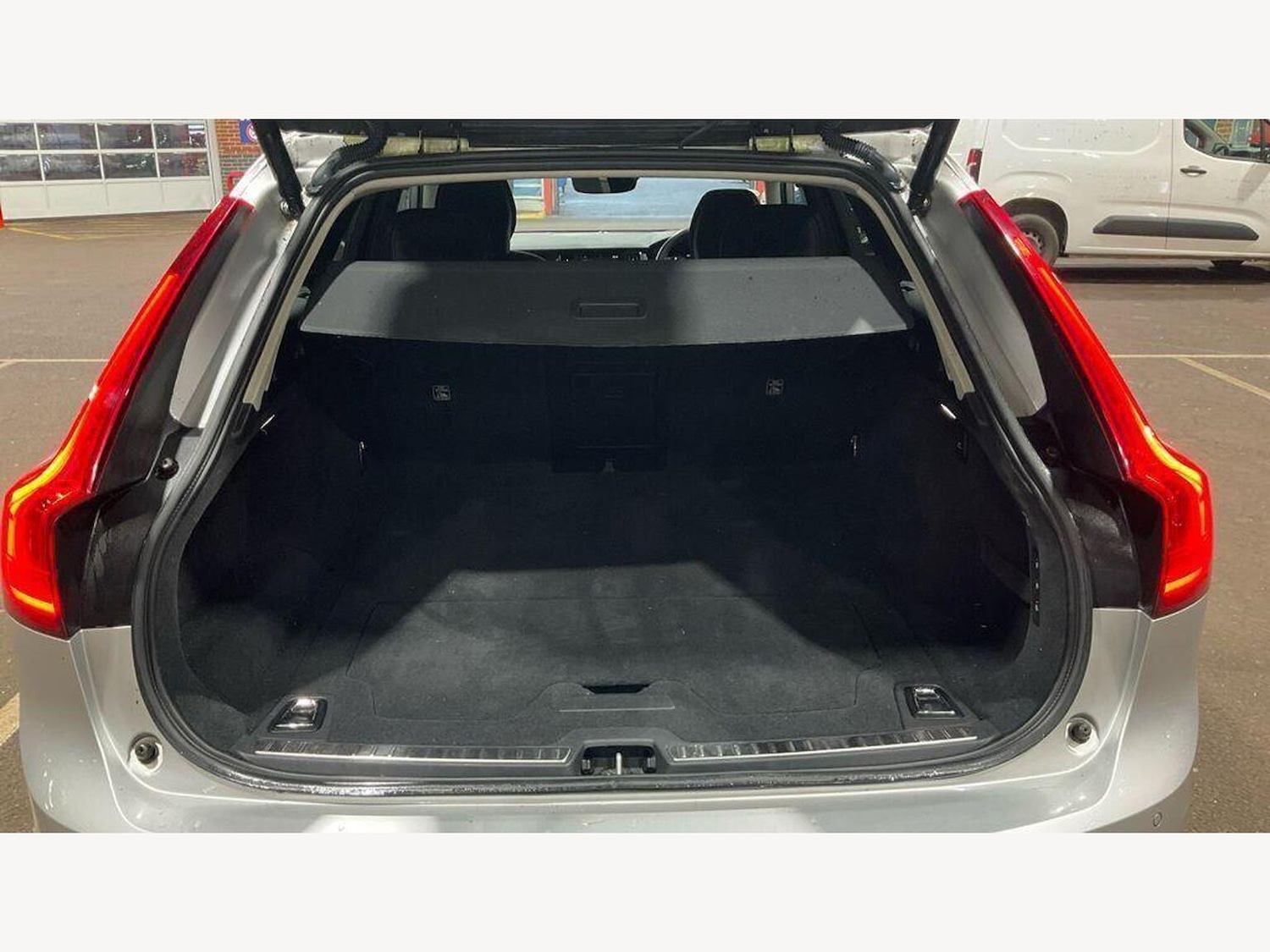 Used Volvo V90 2019 for sale - 77572915: Photo 11