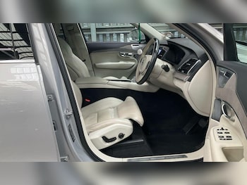 Used Volvo XC90 2023 for sale - 79452534: Photo