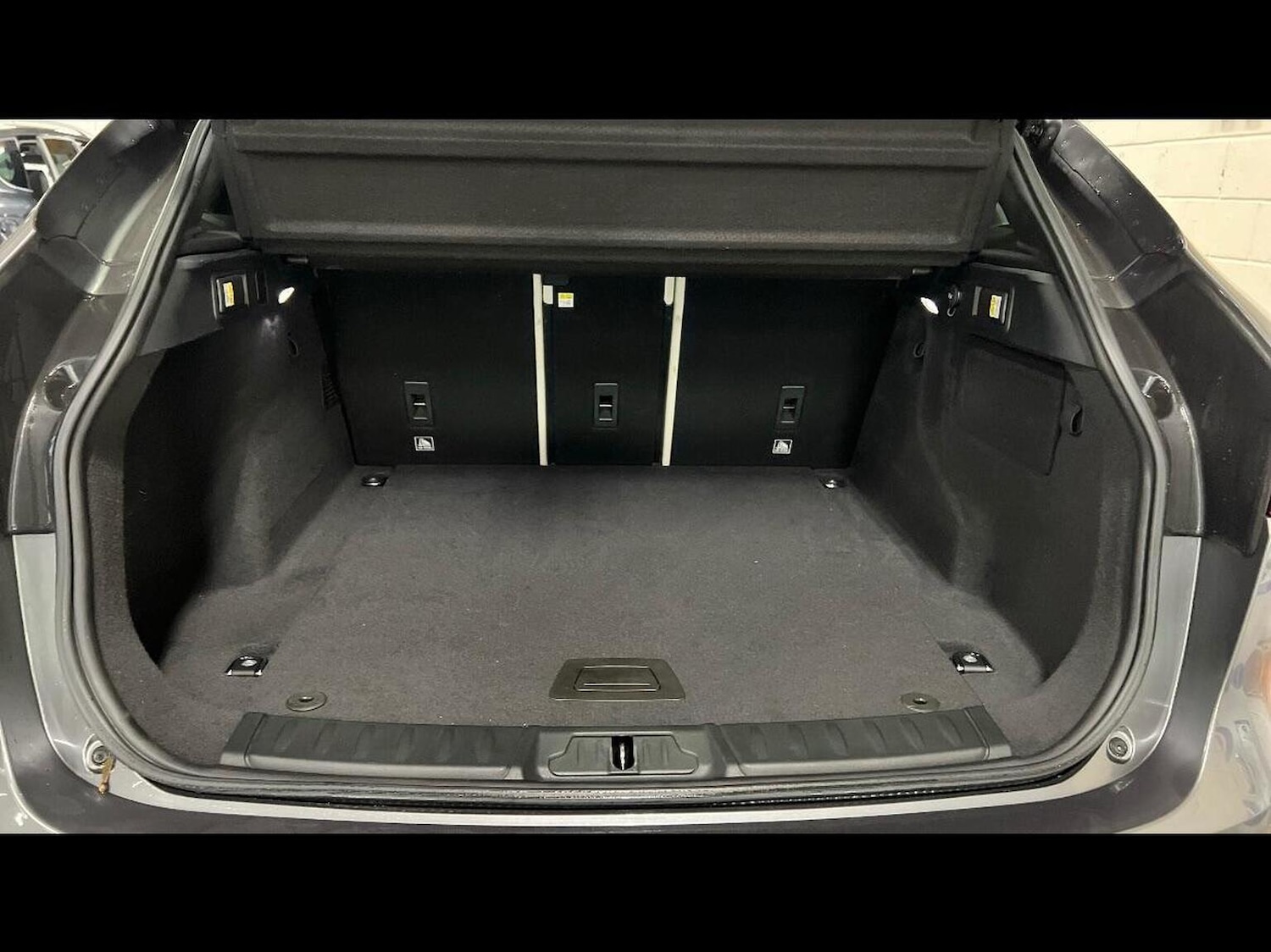 Used Jaguar F-Pace 2017 for sale - 77318342: Photo 8