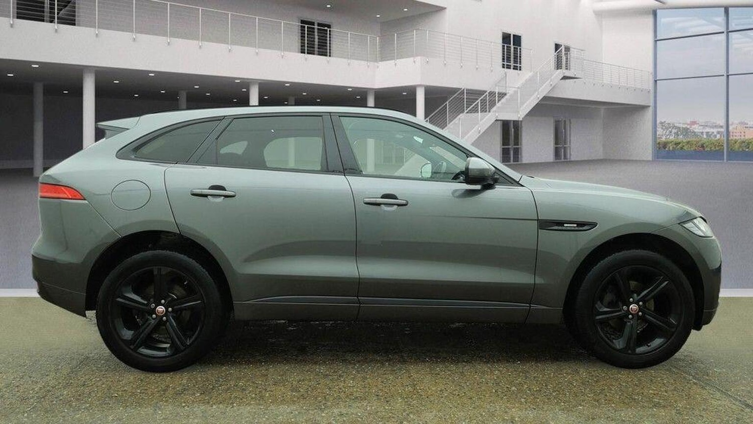 Used Jaguar F-Pace 2018 for sale - 77694304: Photo 5