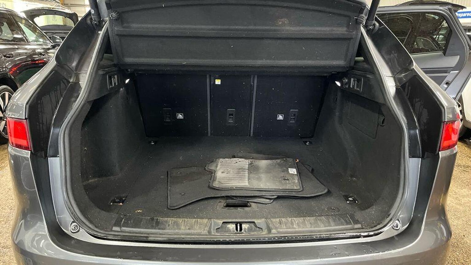 Used Jaguar F-Pace 2018 for sale - 77694304: Photo 6