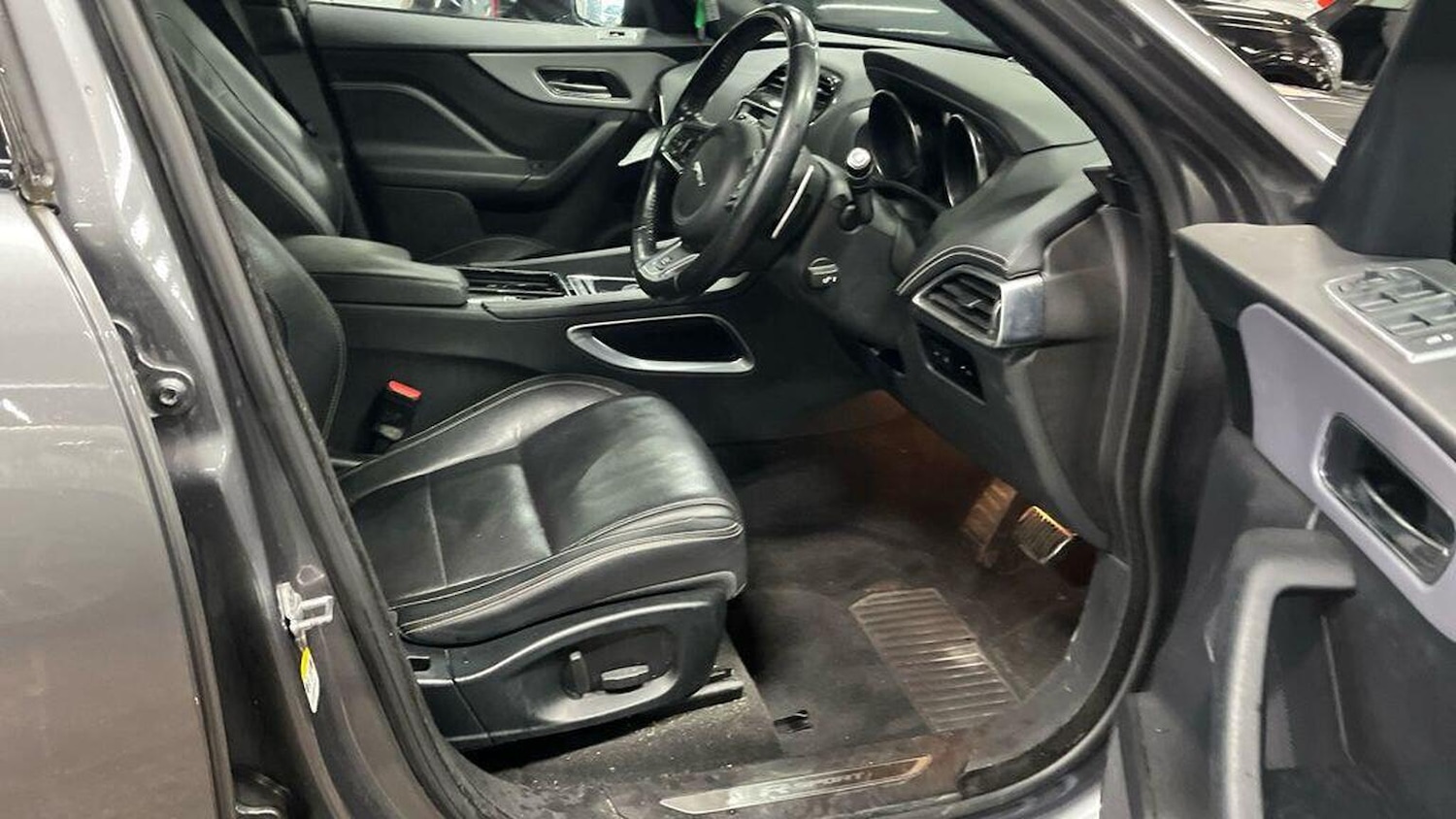 Used Jaguar F-Pace 2018 for sale - 77694304: Photo 8