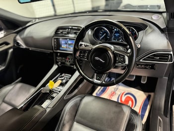 Used Jaguar F-Pace 2018 for sale - 79284105: Photo