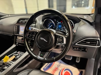 Used Jaguar F-Pace 2018 for sale - 79284105: Photo