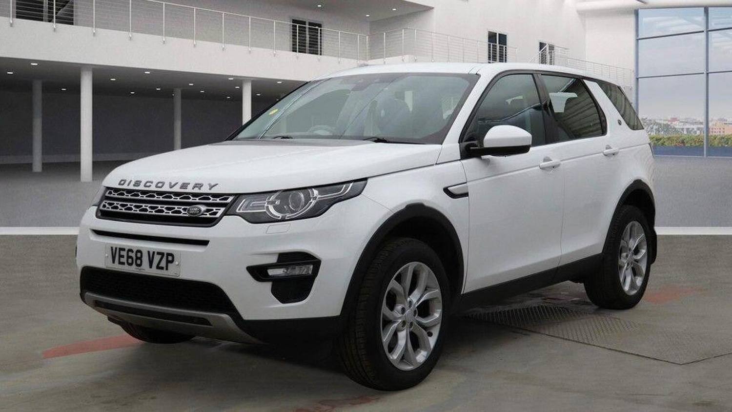 Used Land Rover Discovery Sport 2019 for sale - 77423533: Photo 2