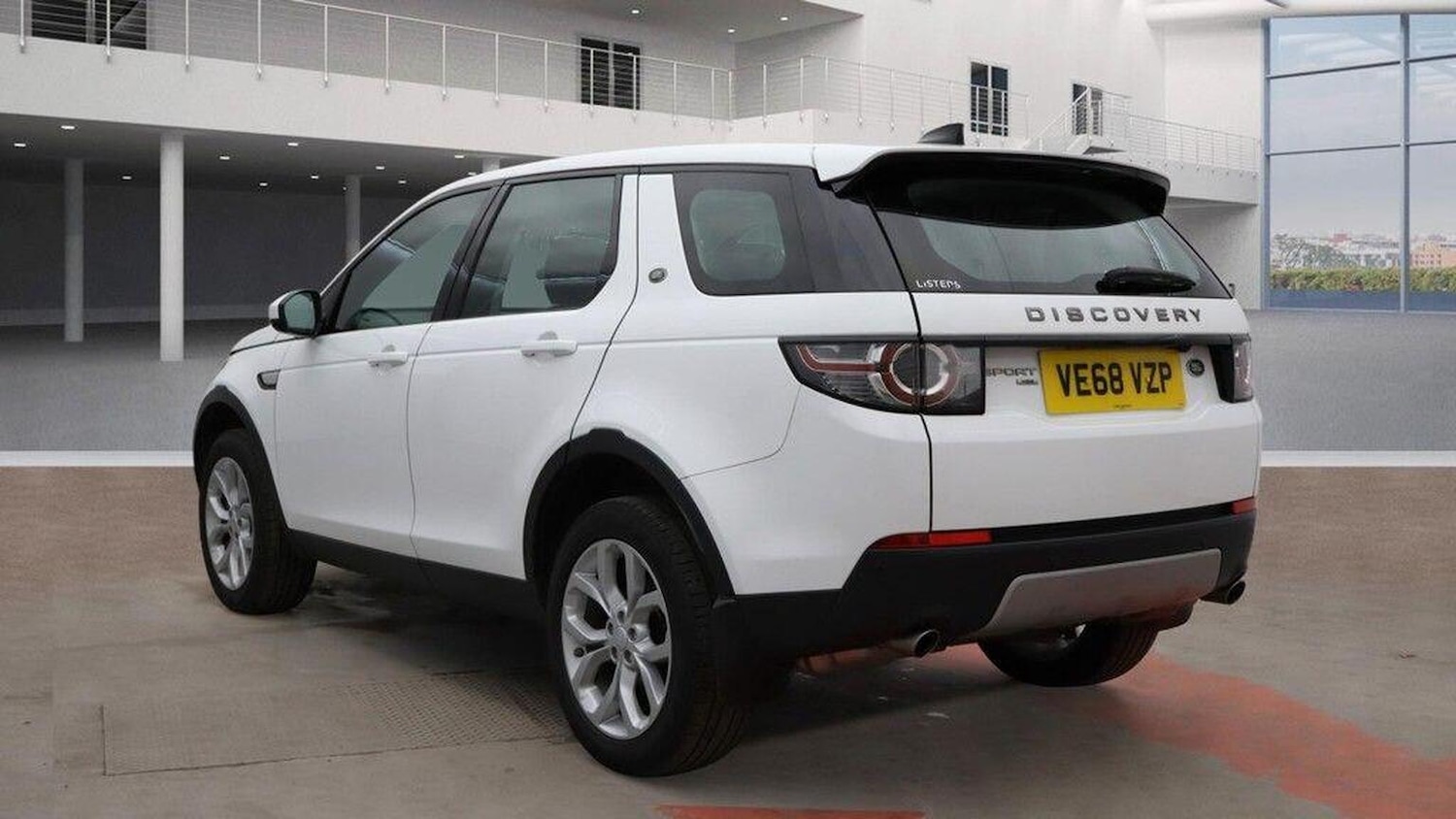 Used Land Rover Discovery Sport 2019 for sale - 77423533: Photo 3