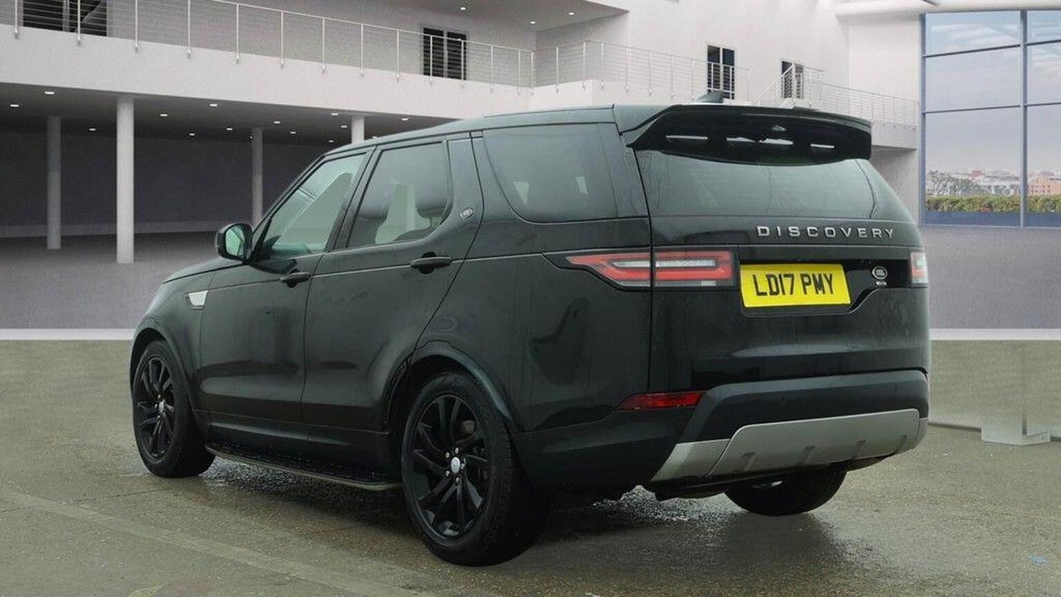 Used Land Rover Discovery 2017 for sale - 77742884: Photo 3
