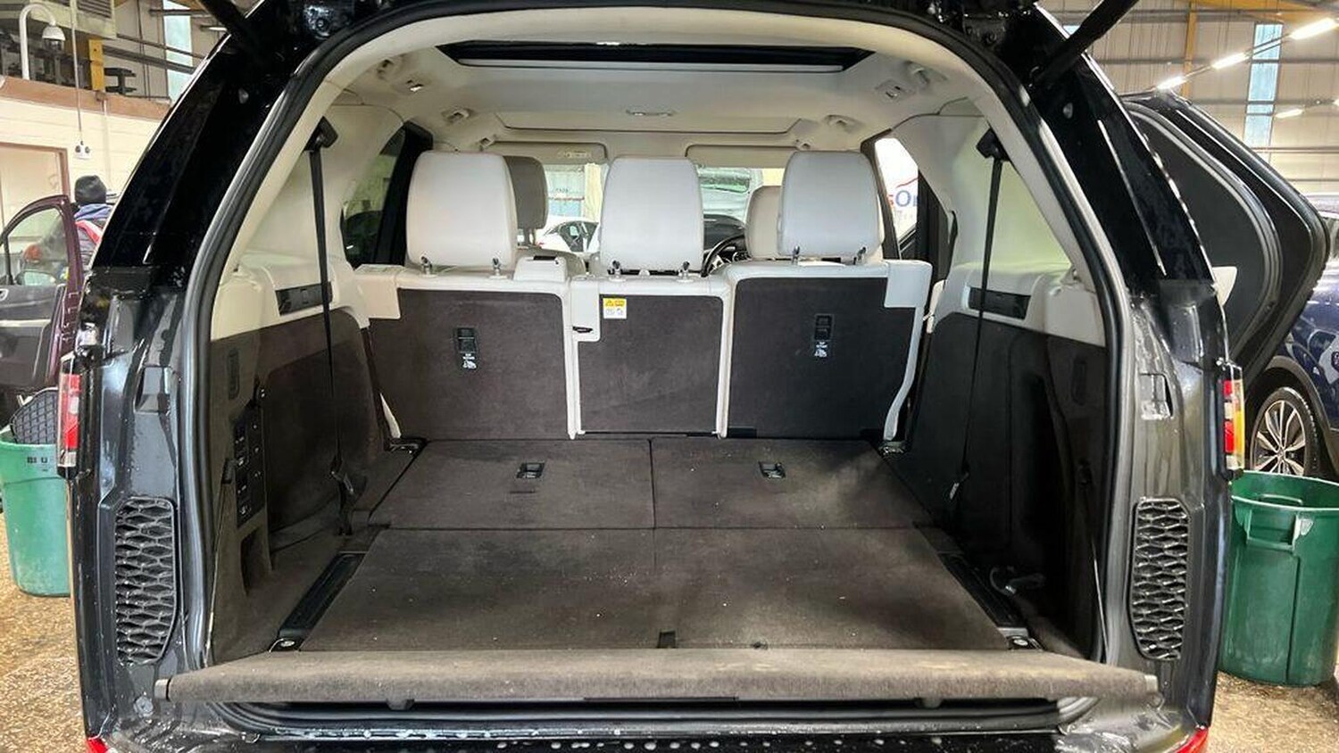 Used Land Rover Discovery 2017 for sale - 77742884: Photo 8