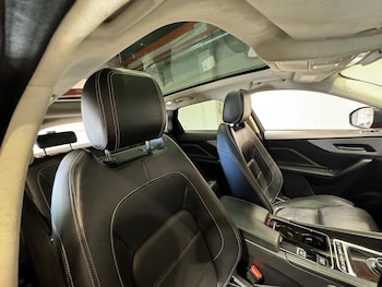Used Jaguar F-Pace 2019 for sale - 79284008: Photo