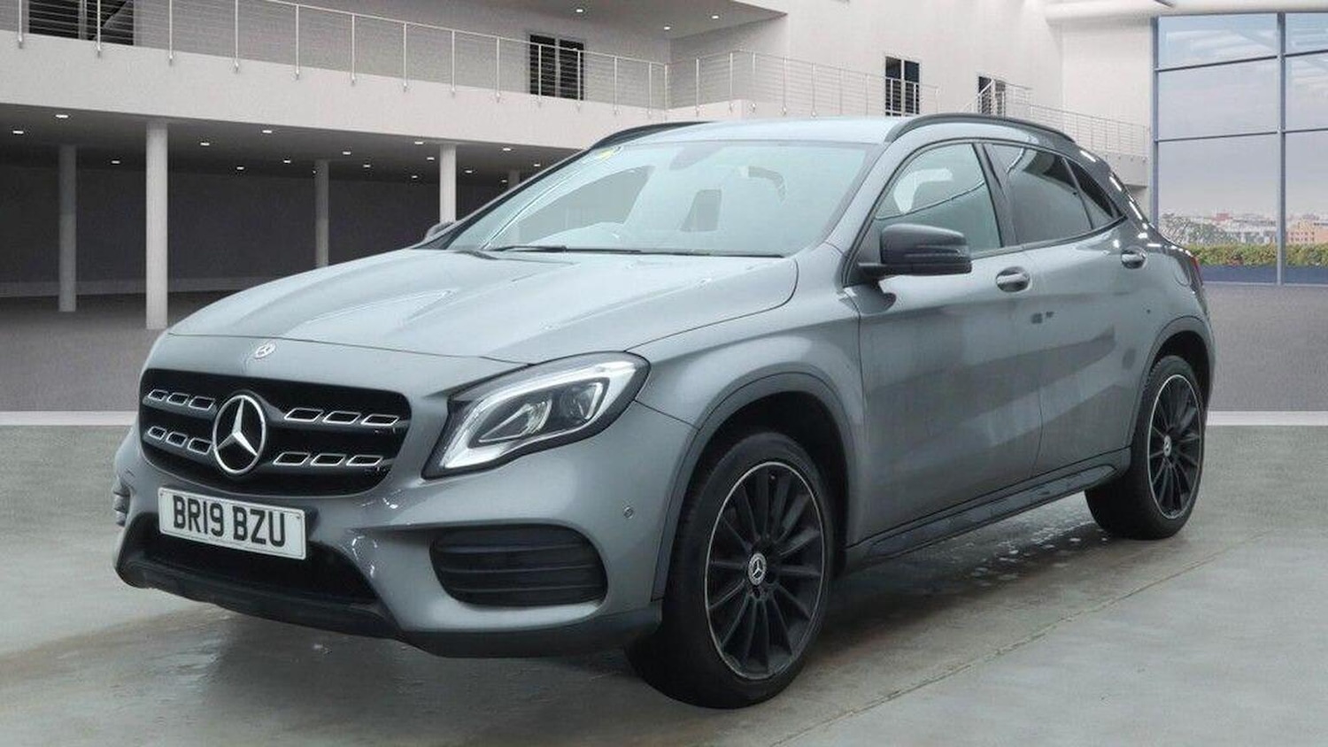 Used Mercedes-Benz GLA 2019 for sale - 77610049: Photo 2