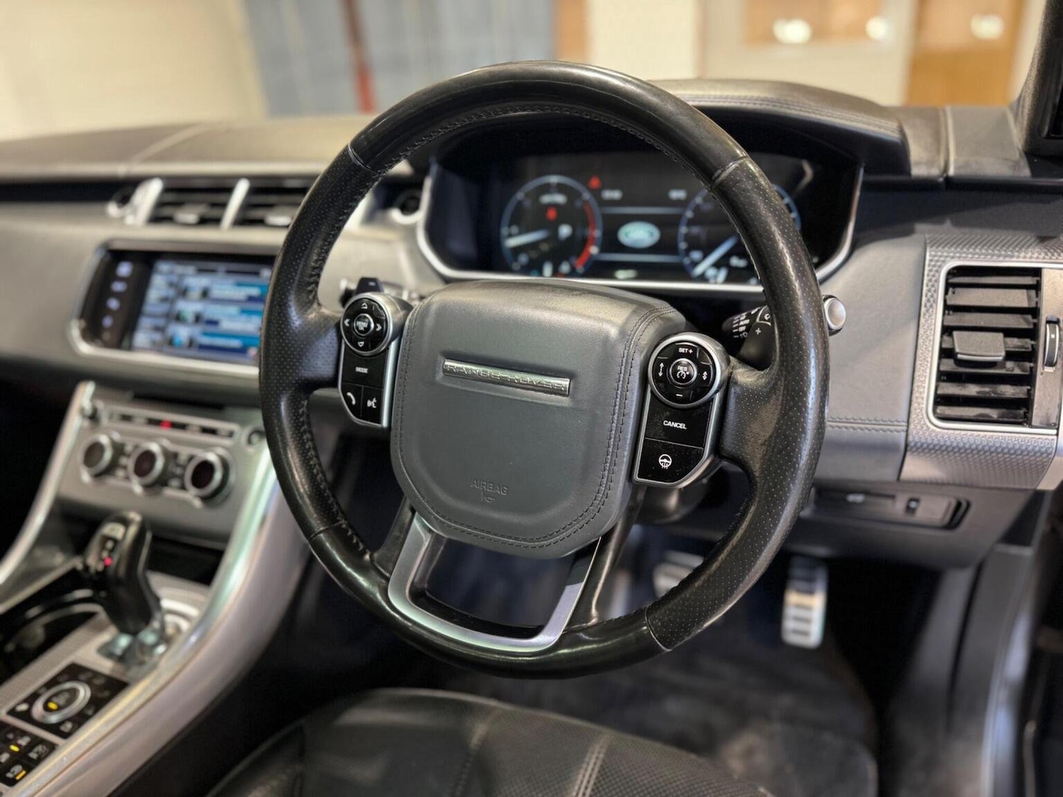 Used Land Rover Range Rover Sport 2015 for sale - 77336747: Photo 8