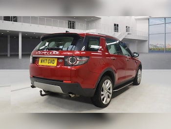 Used Land Rover Discovery Sport 2017 for sale - 77681720: Photo