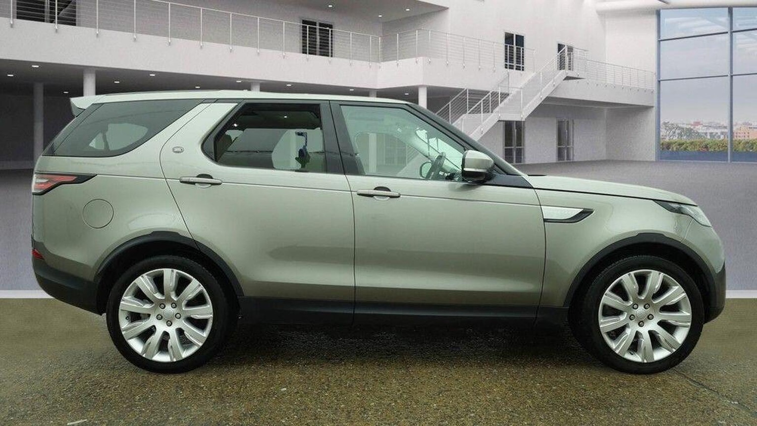 Used Land Rover Discovery 2018 for sale - 77694295: Photo 5