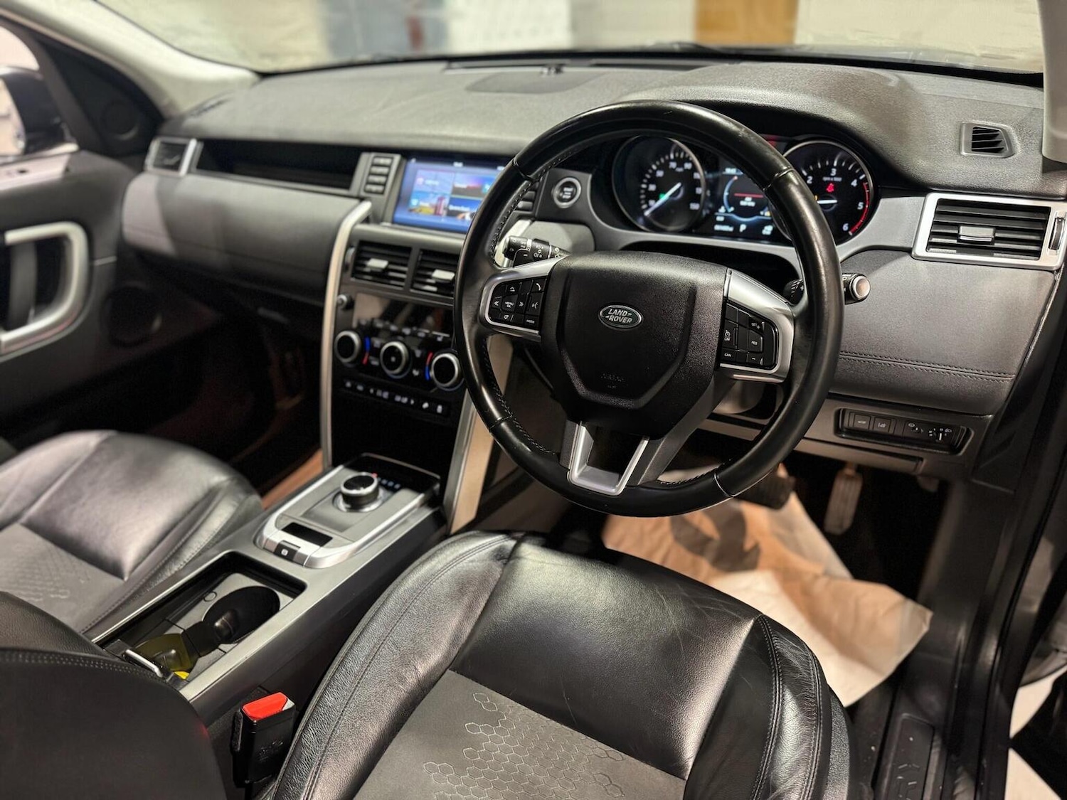 Used Land Rover Discovery Sport 2017 for sale - 77385213: Photo 8