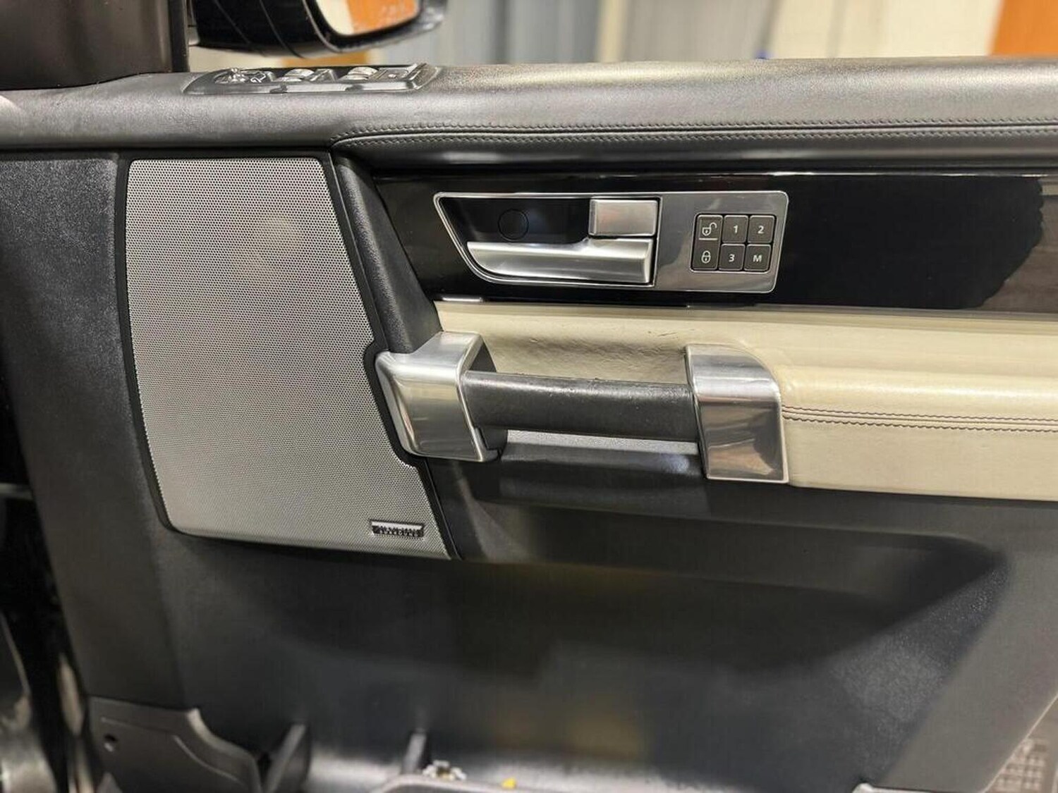 Used Land Rover Discovery 2014 for sale - 77572811: Photo 22