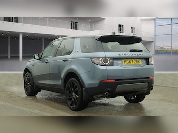 Used Land Rover Discovery Sport 2017 for sale - 77423532: Photo