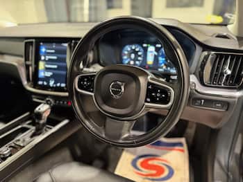 Used Volvo V60 2018 for sale - 79740454: Photo