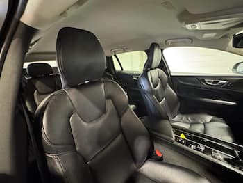 Used Volvo V60 2018 for sale - 79740454: Photo
