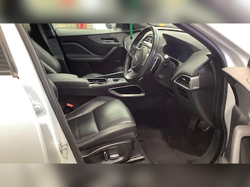 Used Jaguar F-Pace 2019 for sale - 78833539: Photo