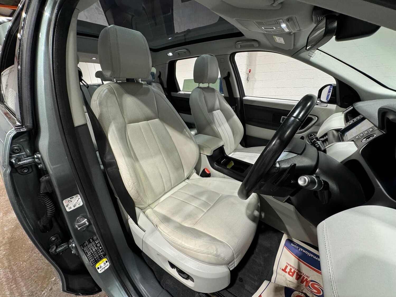 Used Land Rover Discovery Sport 2015 for sale - 77336692: Photo 11