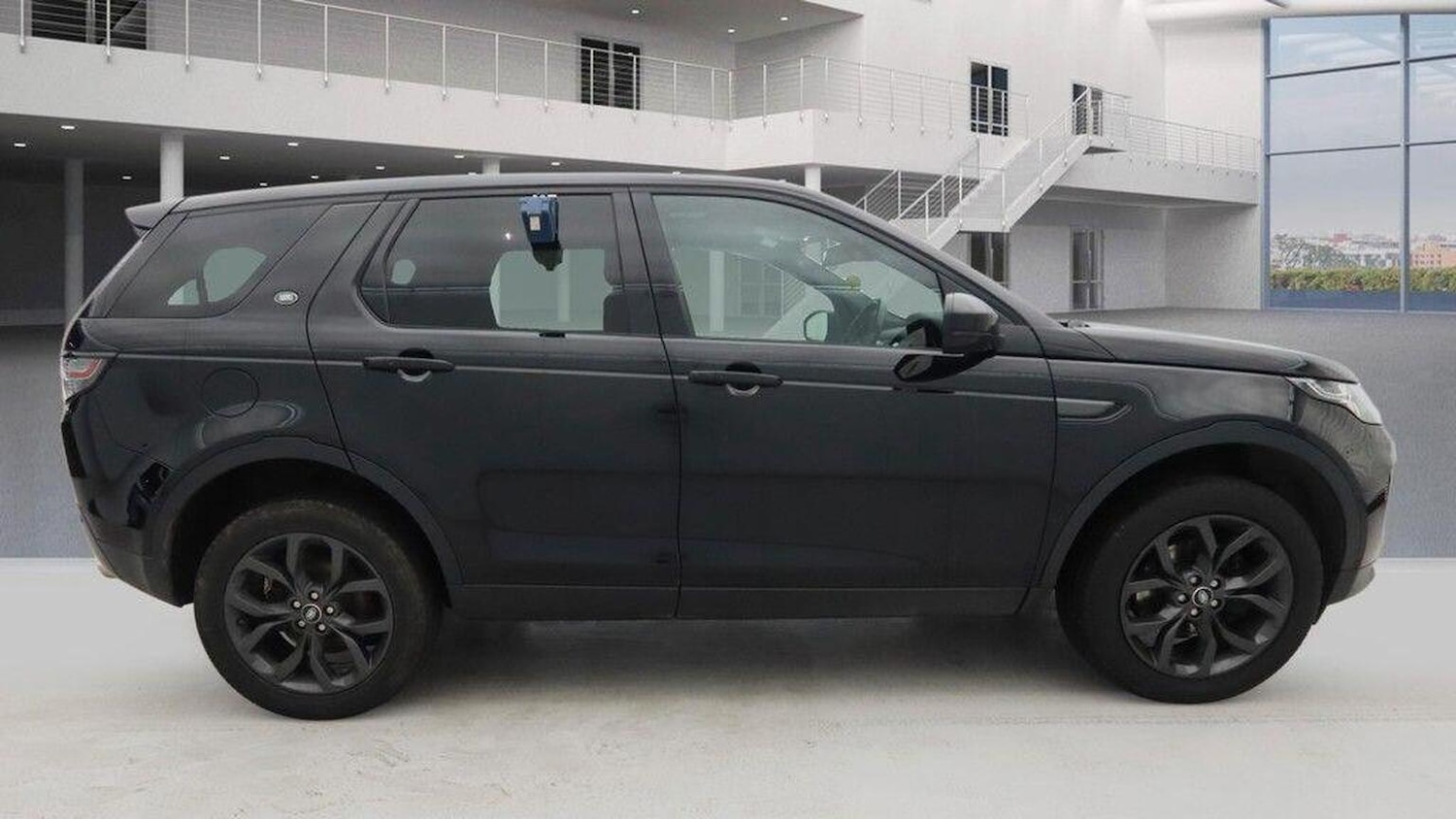 Used Land Rover Discovery Sport 2018 for sale - 77555106: Photo 5