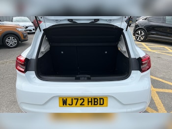 Used Renault Clio 2022 for sale - 76035230: Photo 4