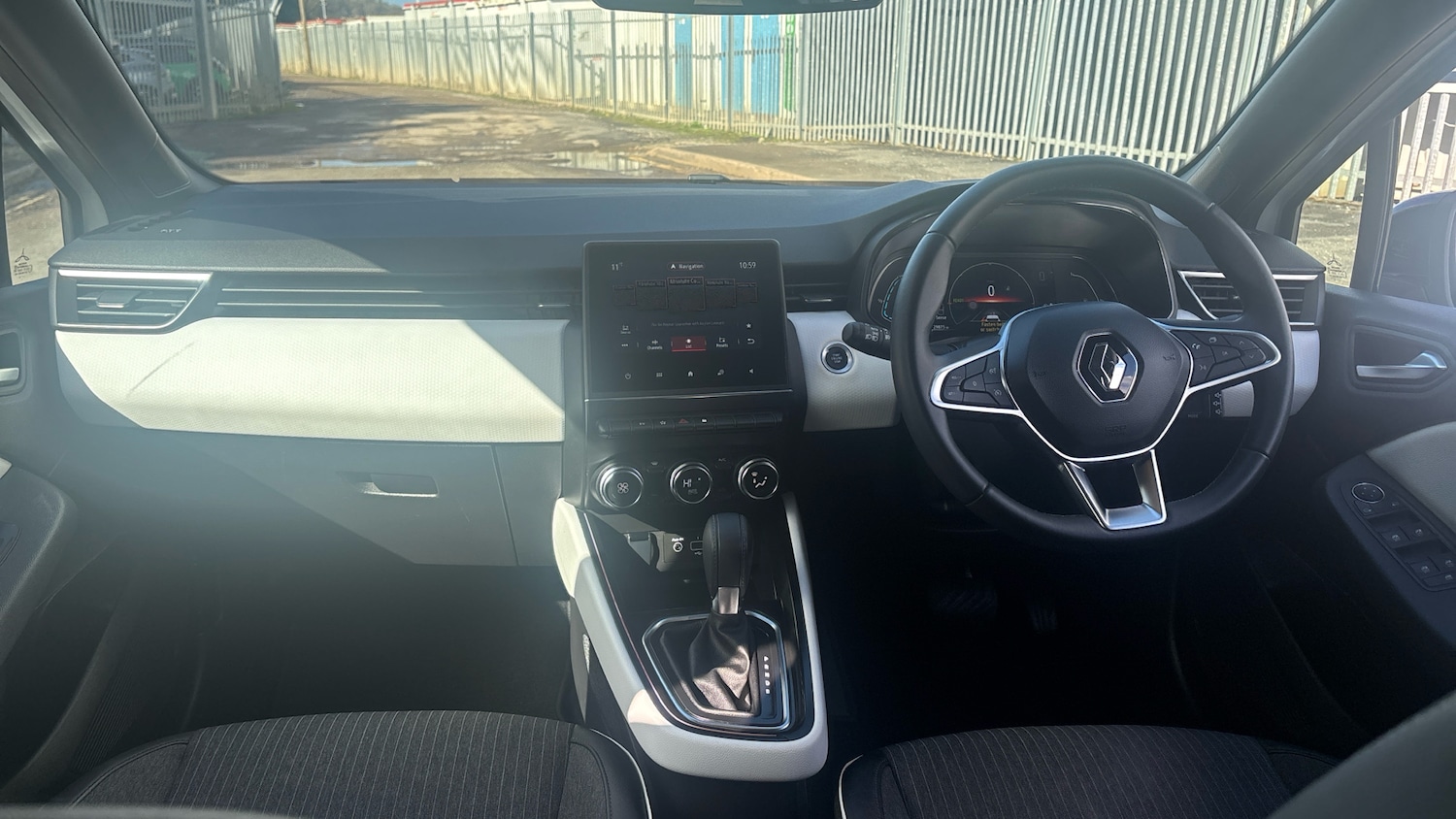 Used Renault Clio 2023 for sale - 77847644: Photo 10