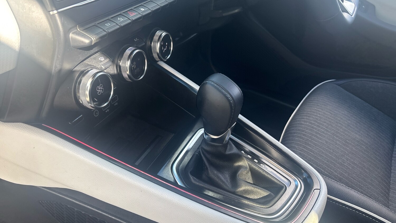 Used Renault Clio 2023 for sale - 77847644: Photo 13