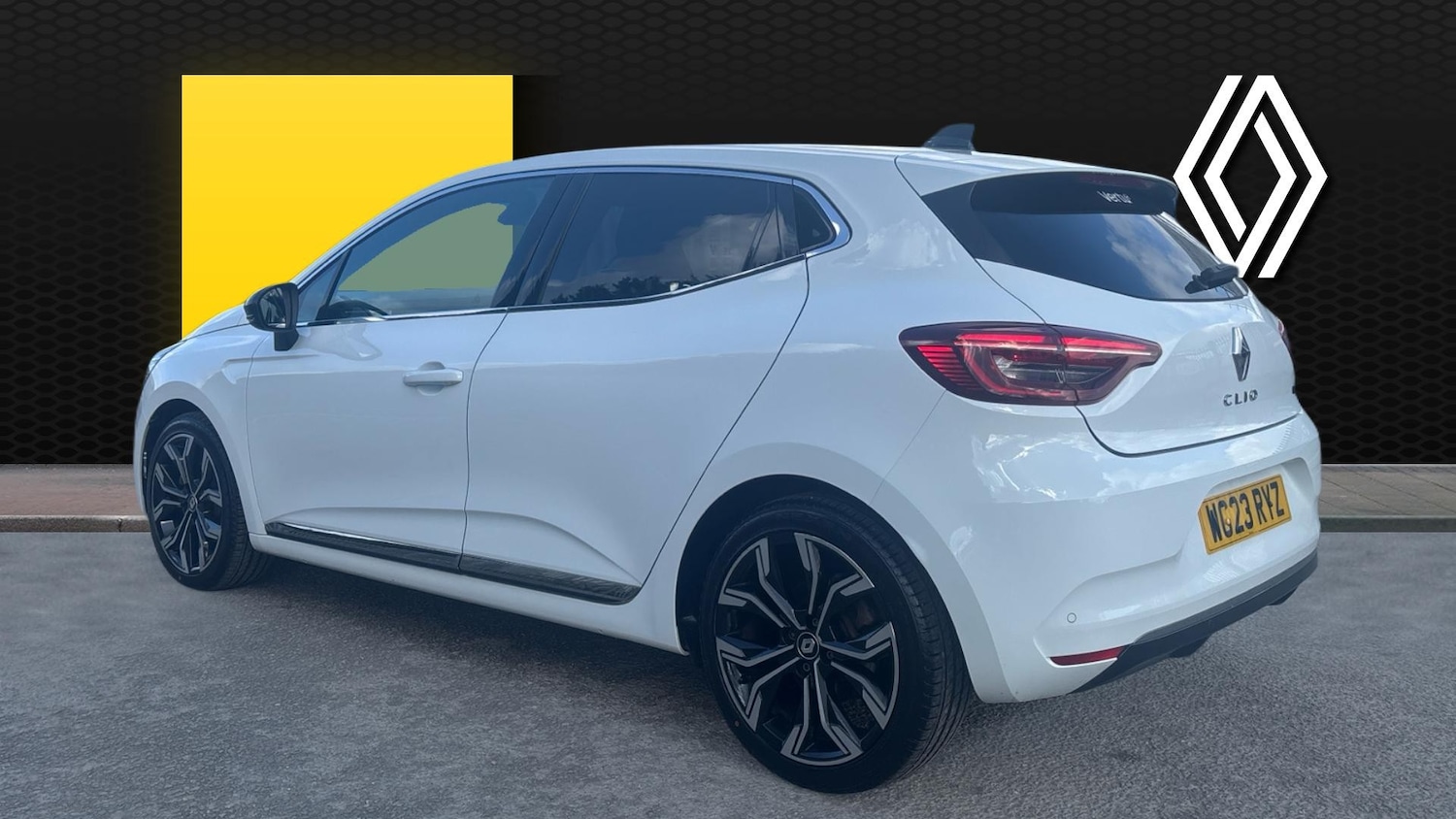 Used Renault Clio 2023 for sale - 77847644: Photo 2