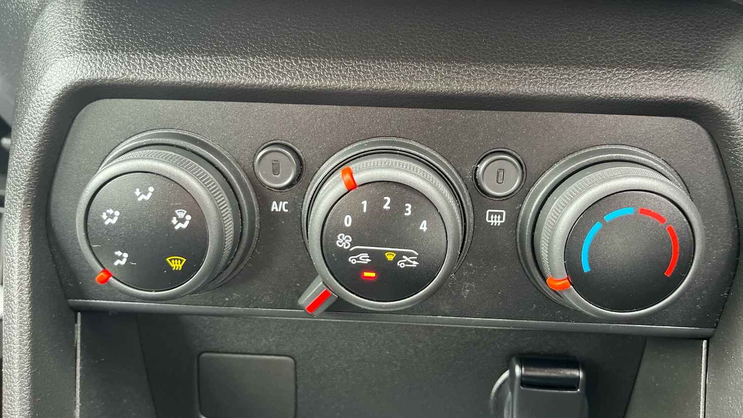 Used Dacia Sandero Stepway 2022 for sale - 75820176: Photo 29