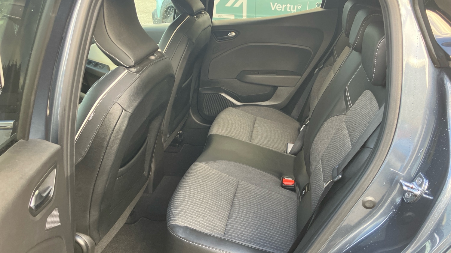 Used Renault Clio 2022 for sale - 76860168: Photo 16