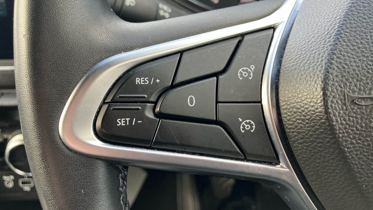 Used Renault Clio 2022 for sale - 76860168: Photo 21