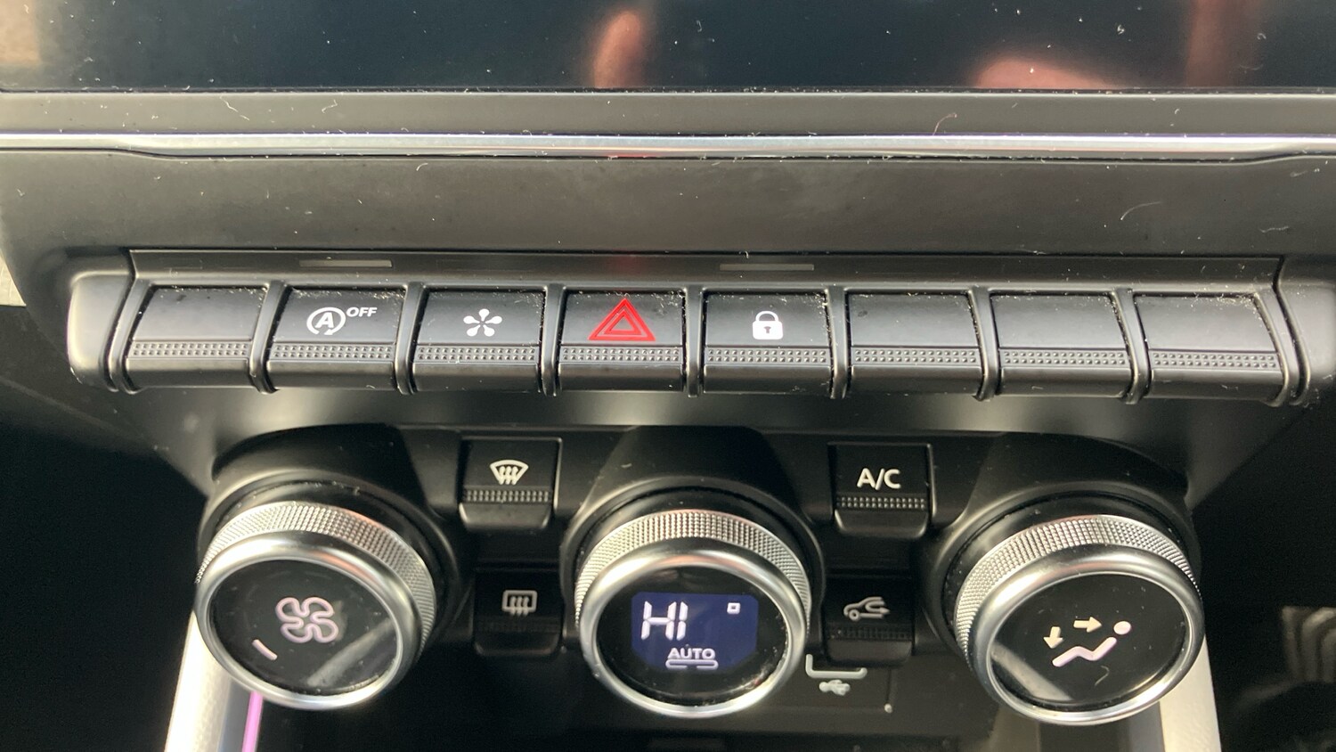 Used Renault Clio 2022 for sale - 76860168: Photo 31