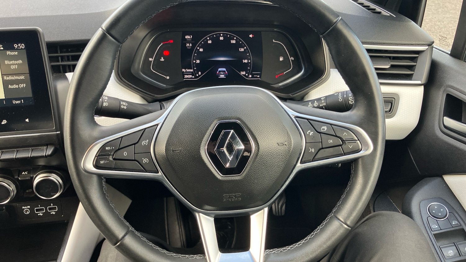 Used Renault Clio 2022 for sale - 76860168: Photo 9