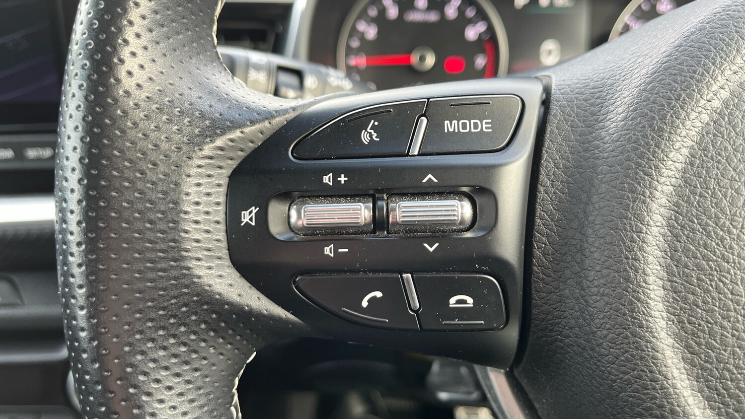 Used Kia Stonic 2023 for sale - 76497186: Photo 21