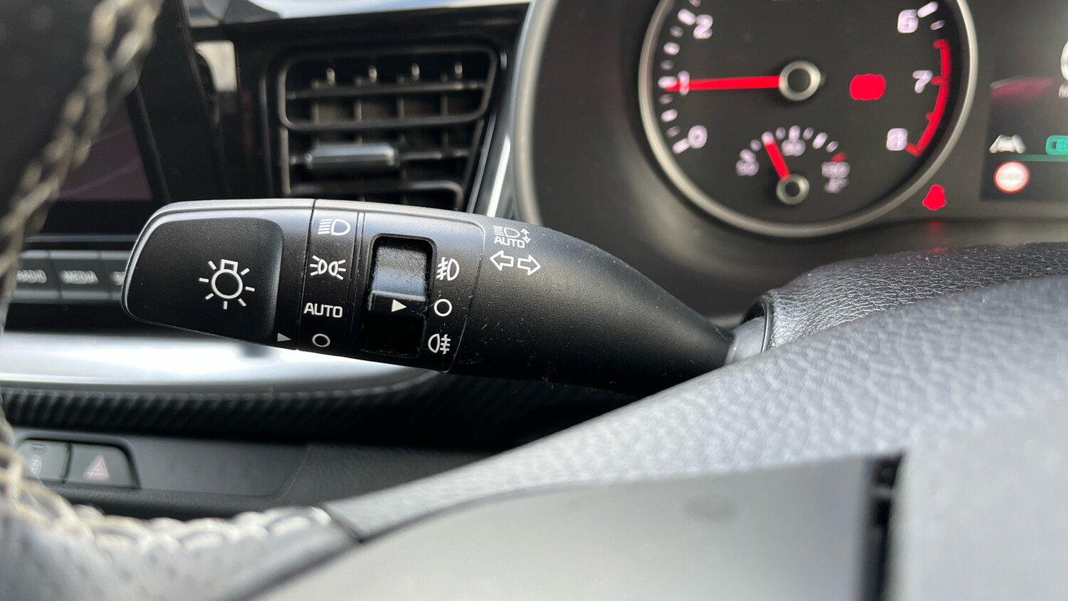 Used Kia Stonic 2023 for sale - 76497186: Photo 24