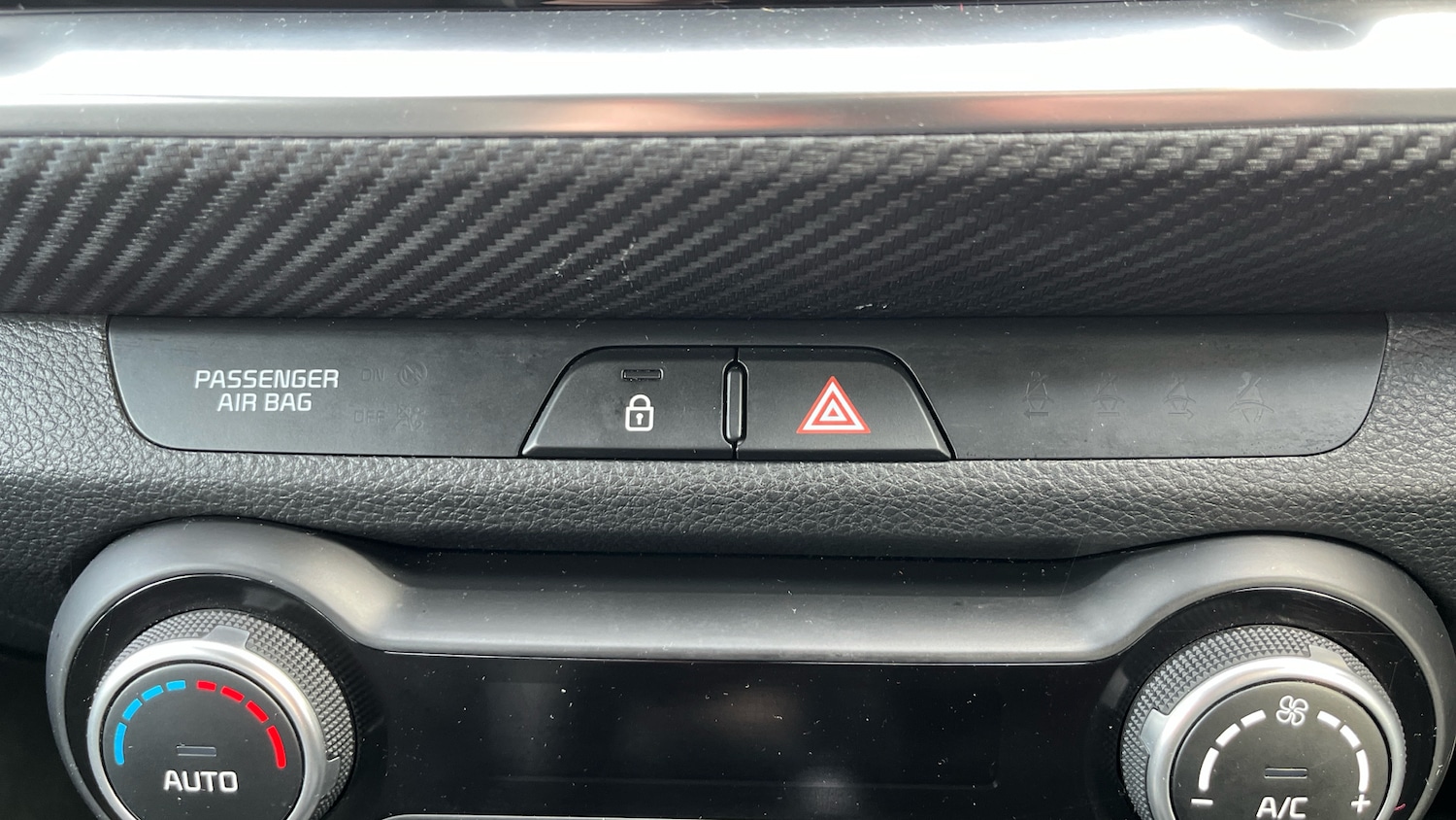 Used Kia Stonic 2023 for sale - 76497186: Photo 32