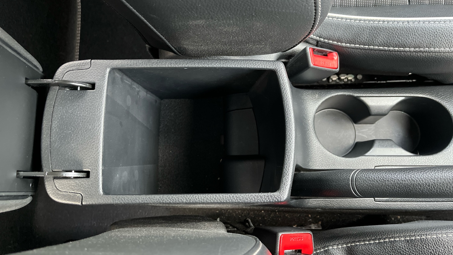 Used Kia Stonic 2023 for sale - 76497186: Photo 39