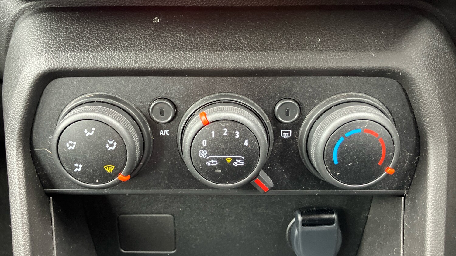 Used Dacia Sandero Stepway 2024 for sale - 76414958: Photo 29