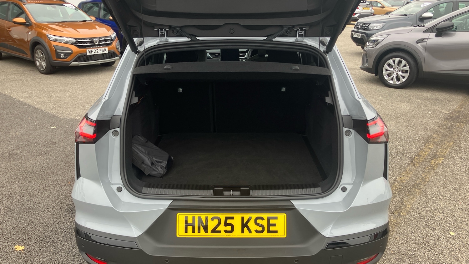 Used Renault Other 2025 for sale - 76255234: Photo 4