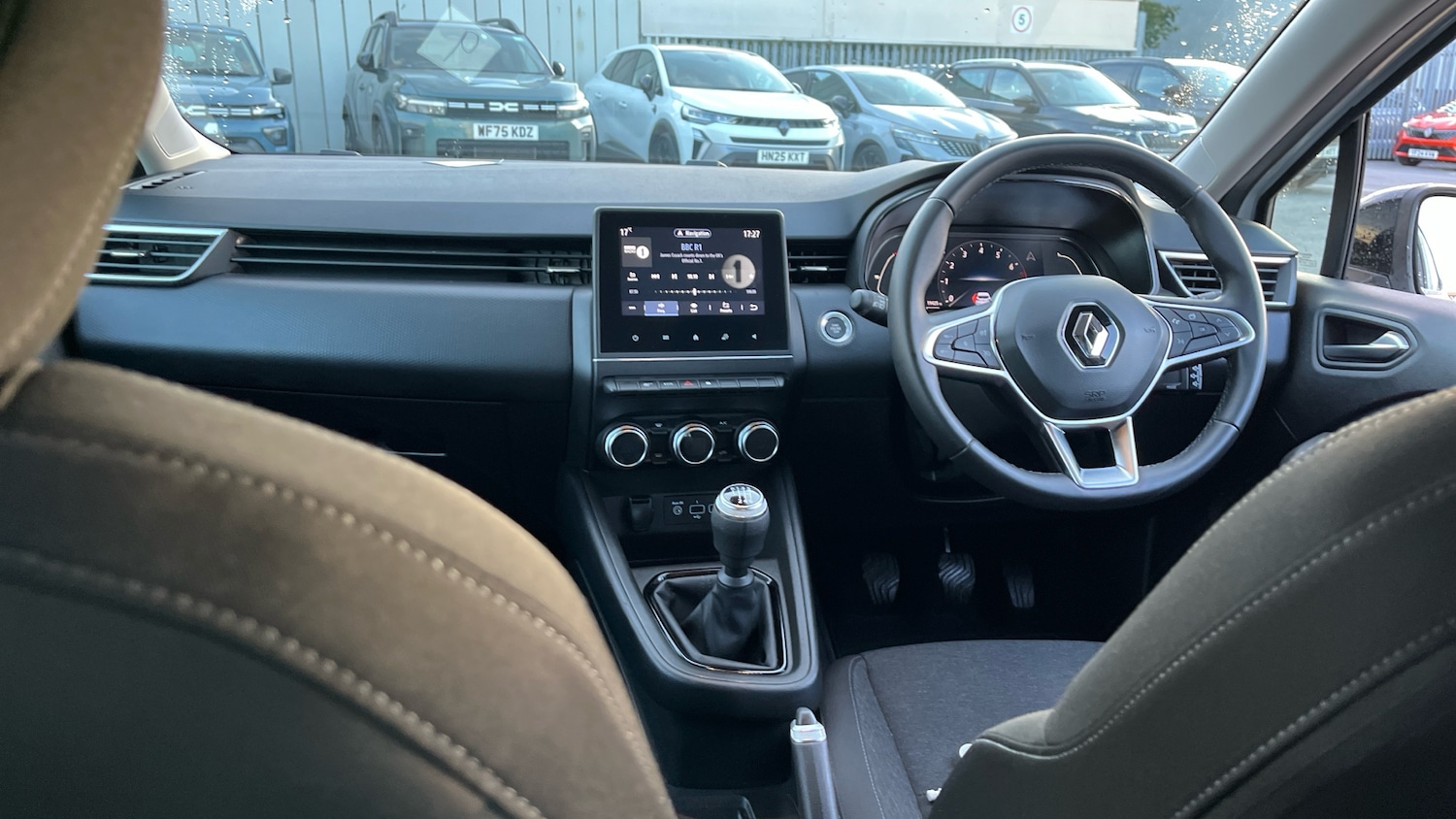 Used Renault Clio 2023 for sale - 76255232: Photo 10