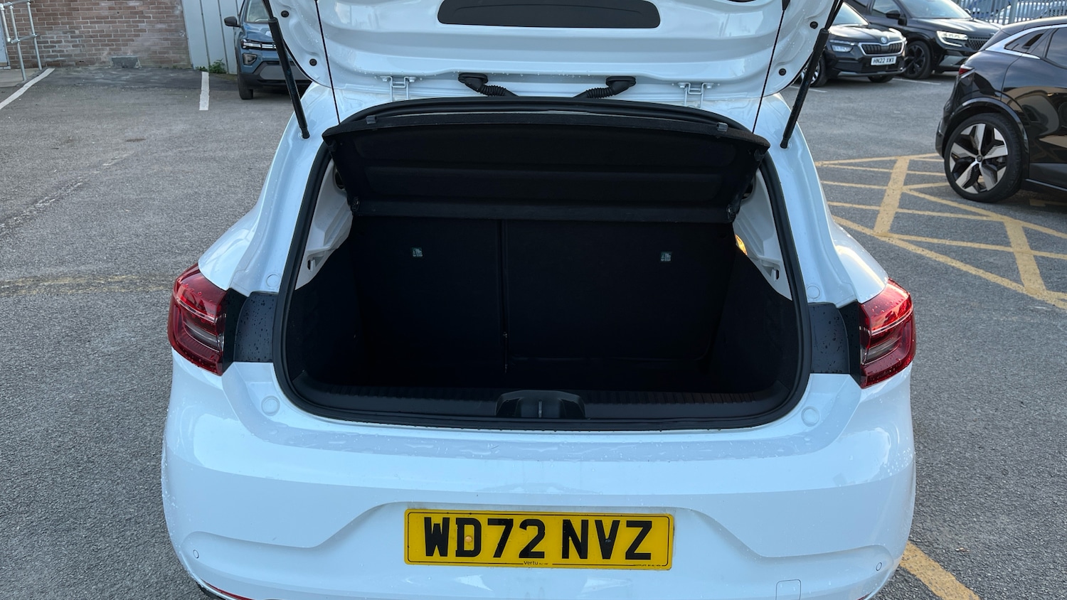 Used Renault Clio 2023 for sale - 76255232: Photo 4