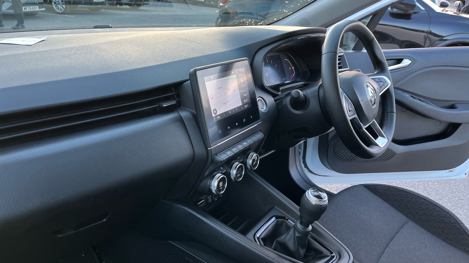 Used Renault Clio 2023 for sale - 76255232: Photo 9