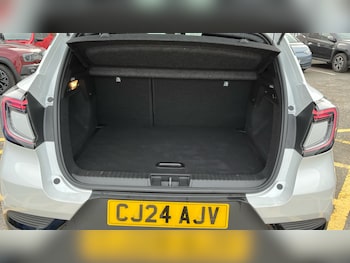 Used Renault Captur 2024 for sale - 77438143: Photo